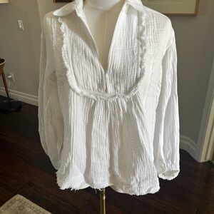 Free the Roses White Textured Peasant Blouse, size XS, GUC